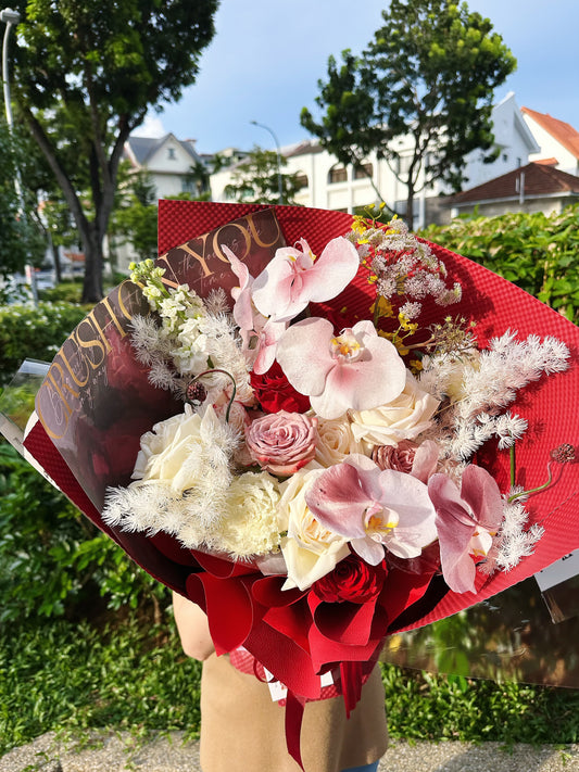 「Love Melody」【Size M】 - Omakase(Florist Choice)Red Color Theme