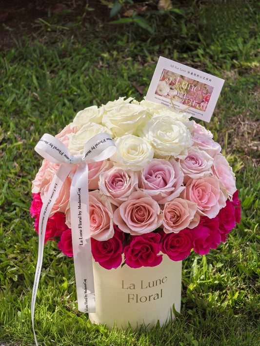 Love in Bloom – 52 Roses Gradient Bouquet