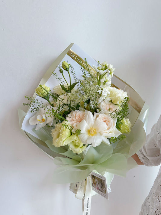 「Summer Dream」【Size S】- Omakase (Florist Choice) Green & White Color Theme
