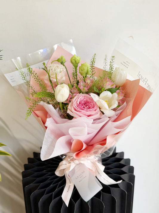 「All For Love」【Size Petite】 Omakase(Florist Choice)Bouquet - Pink&White Color Theme