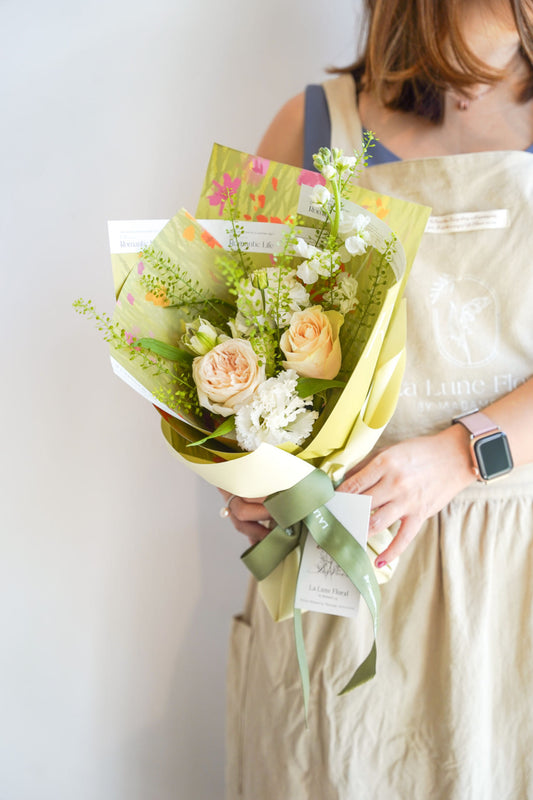 「Summer Dream」【Size Petite】Omakase(Florist Choice)Bouquet -Green&White Color Theme