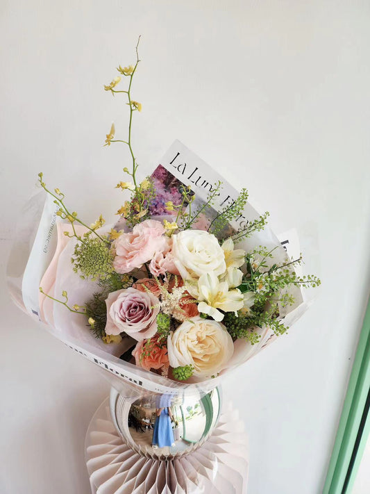 「All For Love」【Size Petite】 Omakase(Florist Choice)Bouquet - Pink&White Color Theme