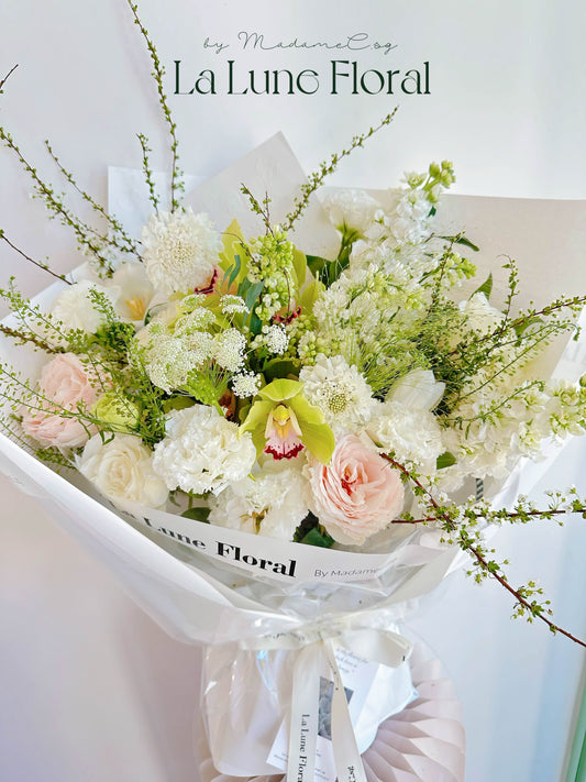 「Summer Dream」【Size M】- Omakase (Florist Choice) Green & White Color Theme