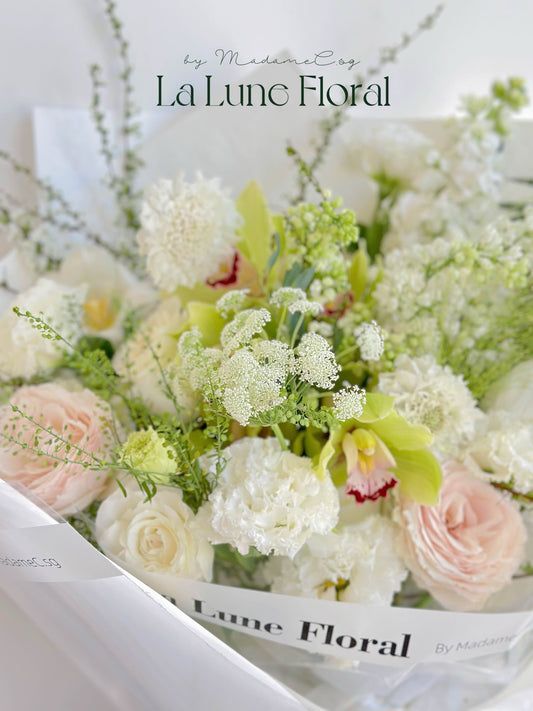 「Summer Dream」【Size M】- Omakase (Florist Choice) Green & White Color Theme