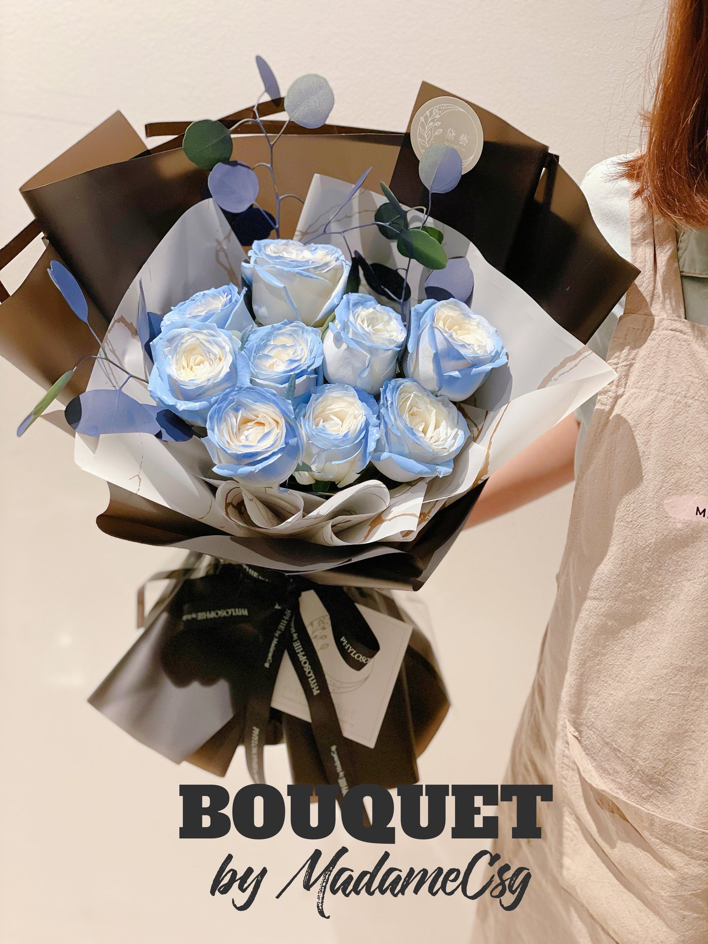 Special Michigan Ice Blue painted roses bouquet (9 stk)