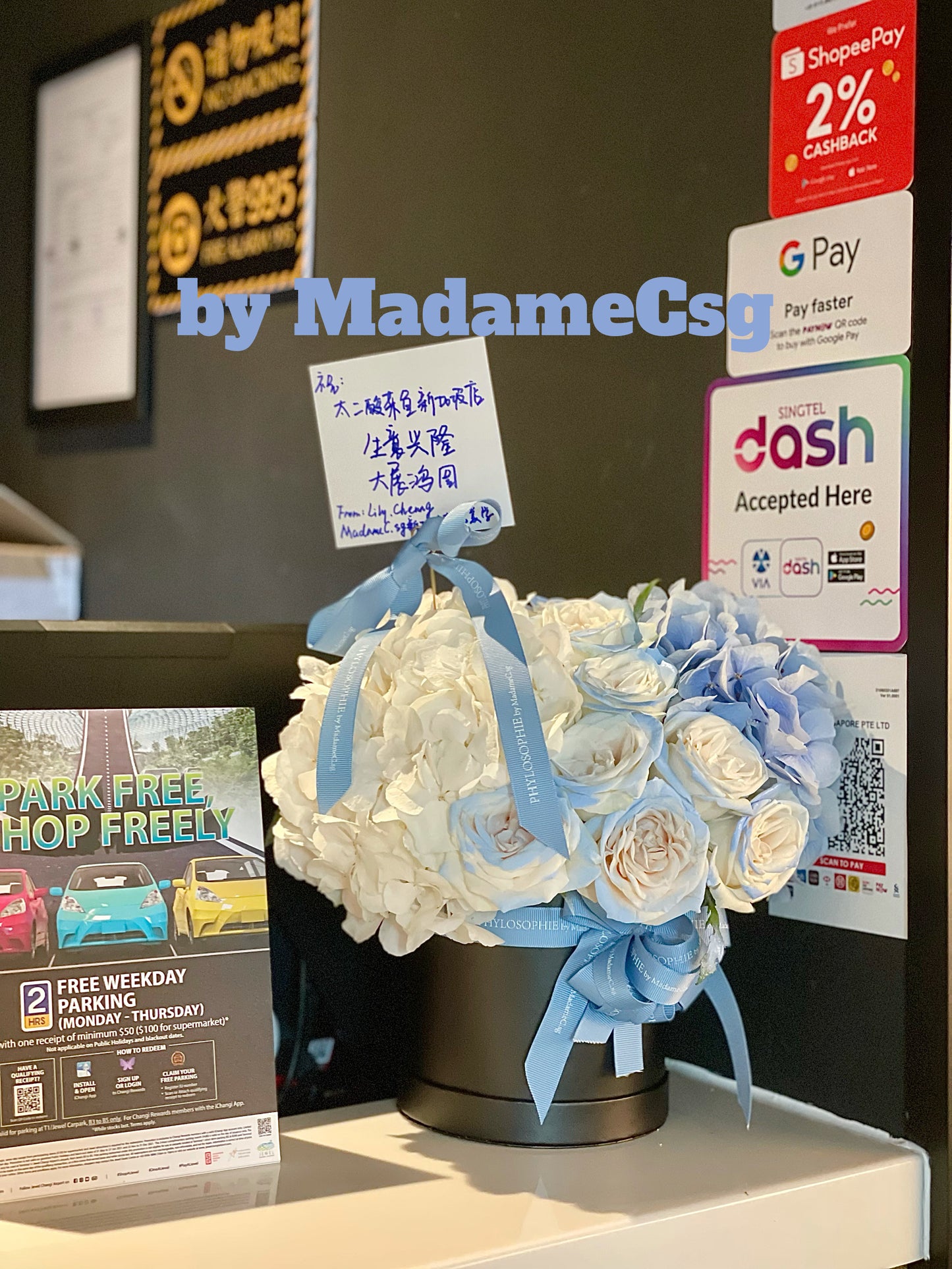 Special Michigan Ice Blue painted roses flower box (2stk Hydrangea + 12stk roses)