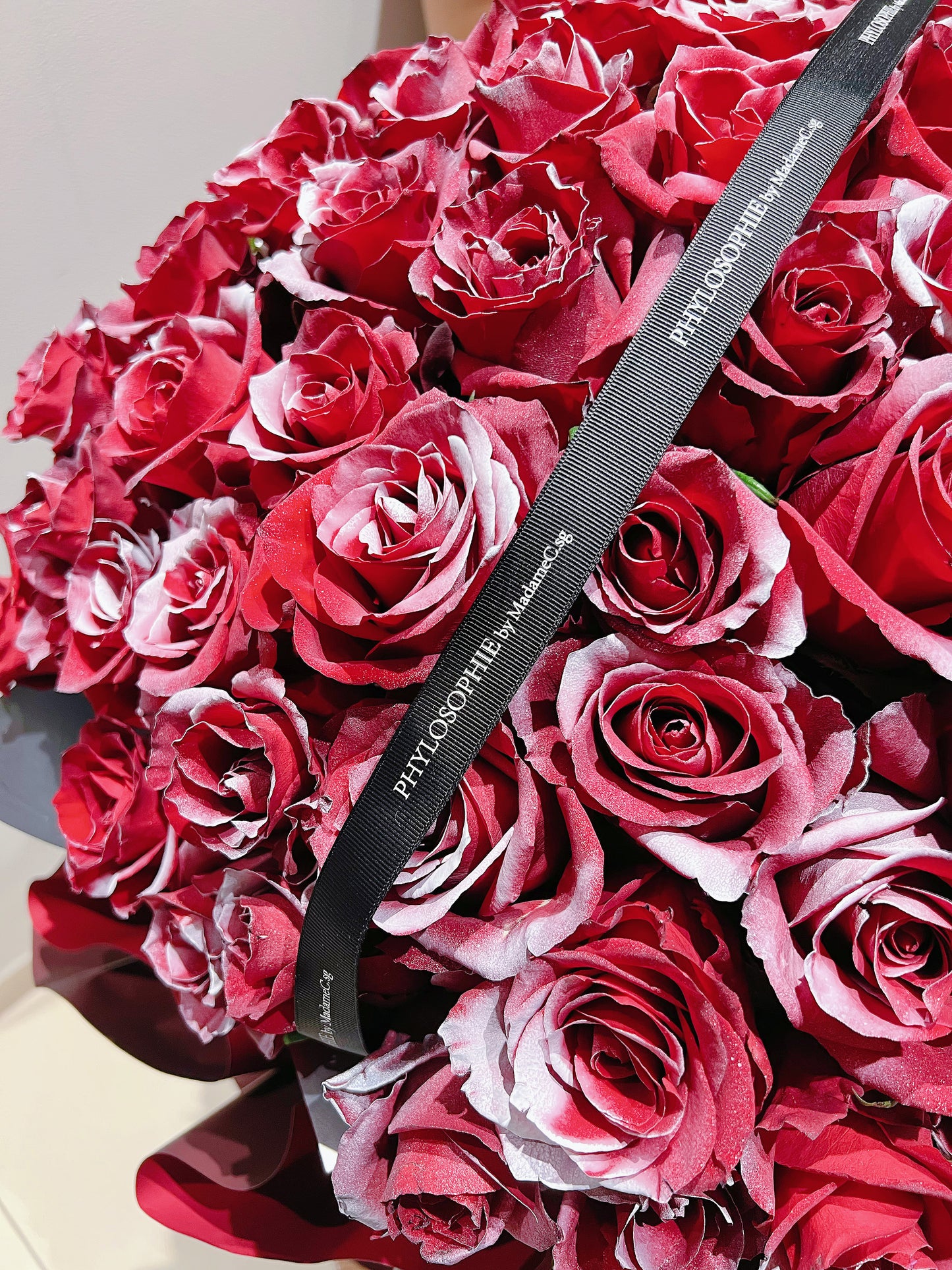 Aurora Silver Painted Red Roses Bouquet (99 stk)