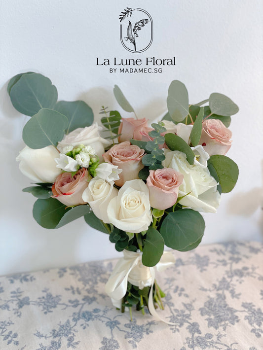 Vintage - Cappuccino Roses Bridal Bouquet