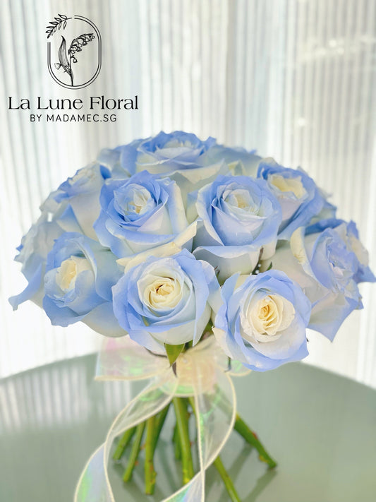 Special Michigan Ice Blue painted roses bridal bouquet (20 stk)