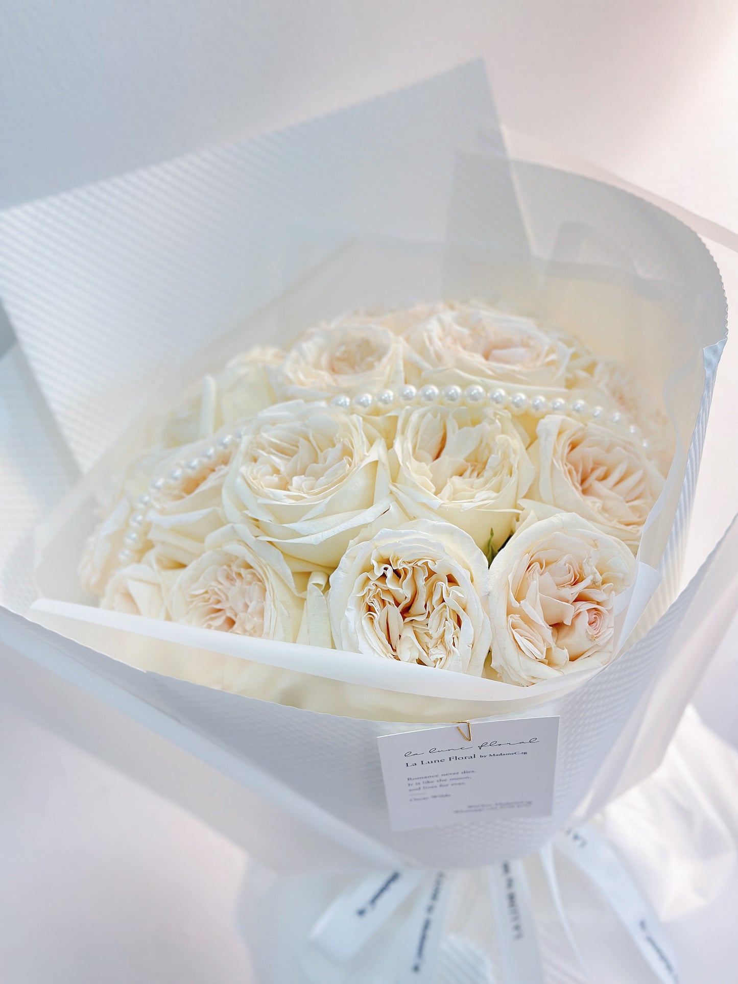 Elegance White O'hara Roses Bouquet (19 stk)