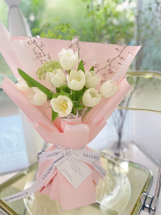 White Tulips Bouquet(9 stk)