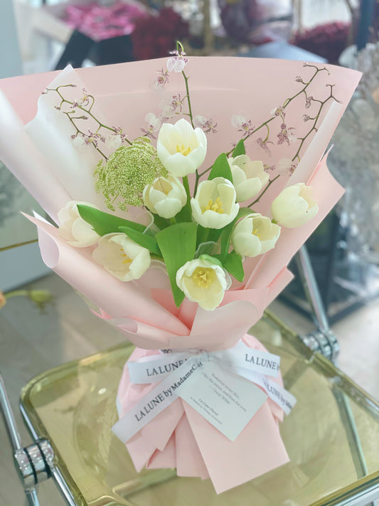 White Tulips Bouquet(9 stk)