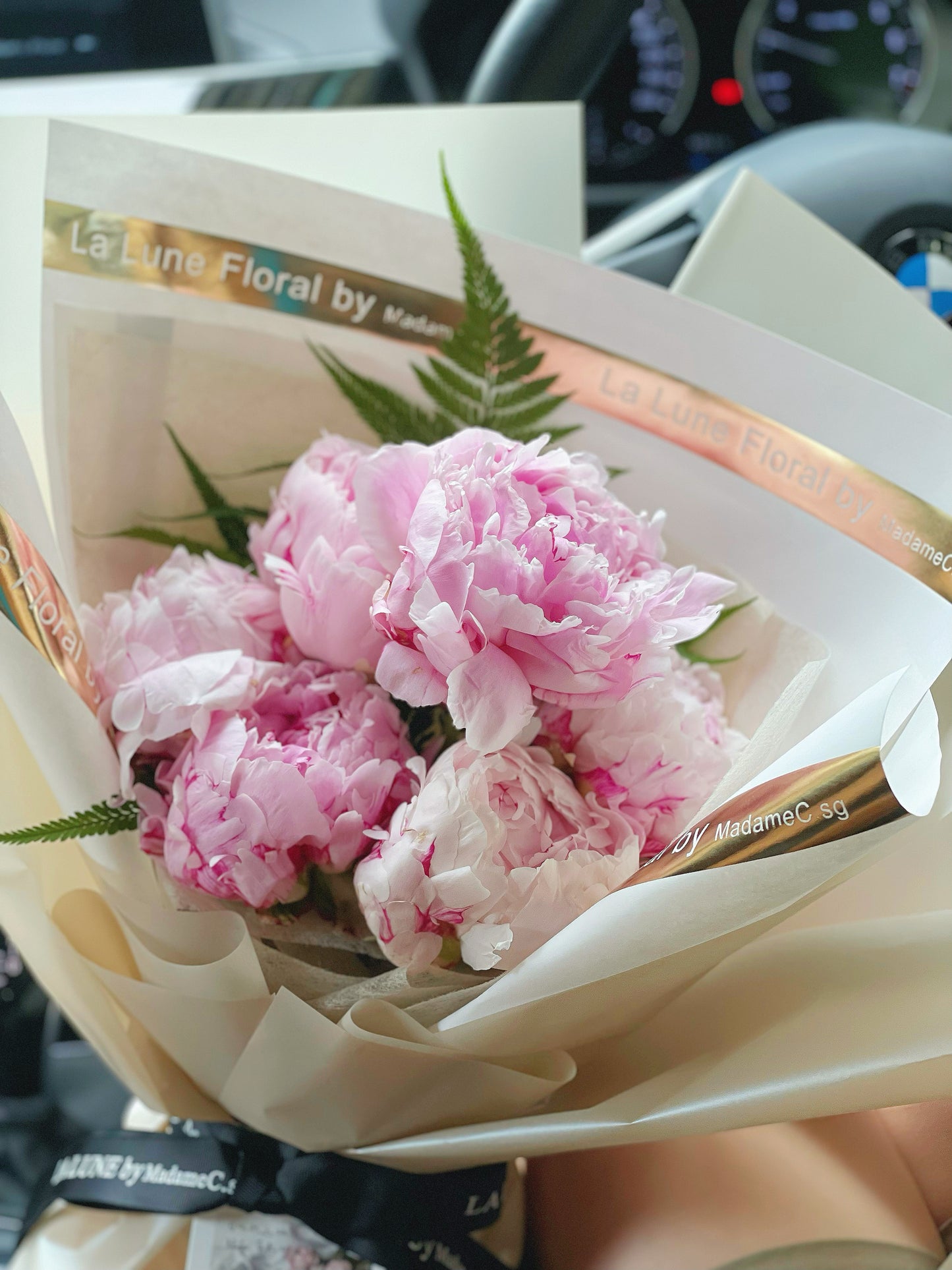 Sarah Peonies Bouquet (6 stk)