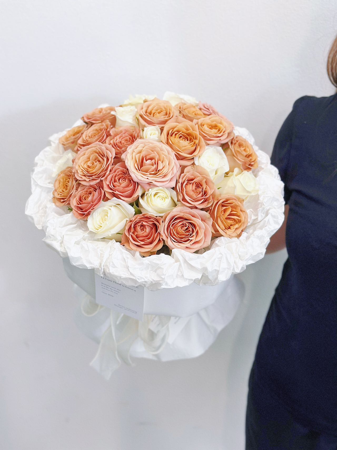 š¤Milk Coffeeš¤ - Cappuccino Roses mix White Roses ( 33 stk )
