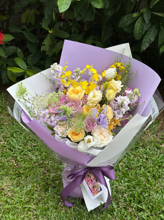Midnight In Paris - Omakase（Florist Choice）Purple&Yellow Theme【Size Deluxe】