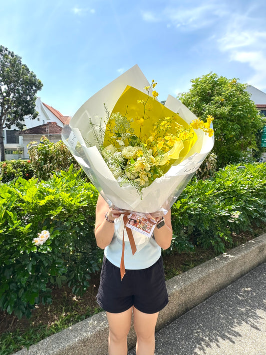「Summer Dream」【Size S】- Omakase (Florist Choice) Yellow & White Color Theme