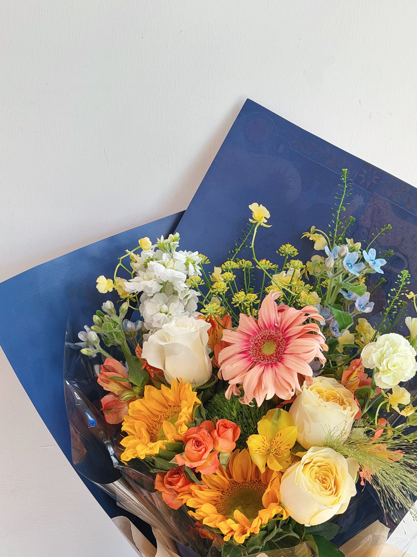 「Starry Night」【Size Regular】 - Omakase(Florist Choice)Blue & Yellow Theme