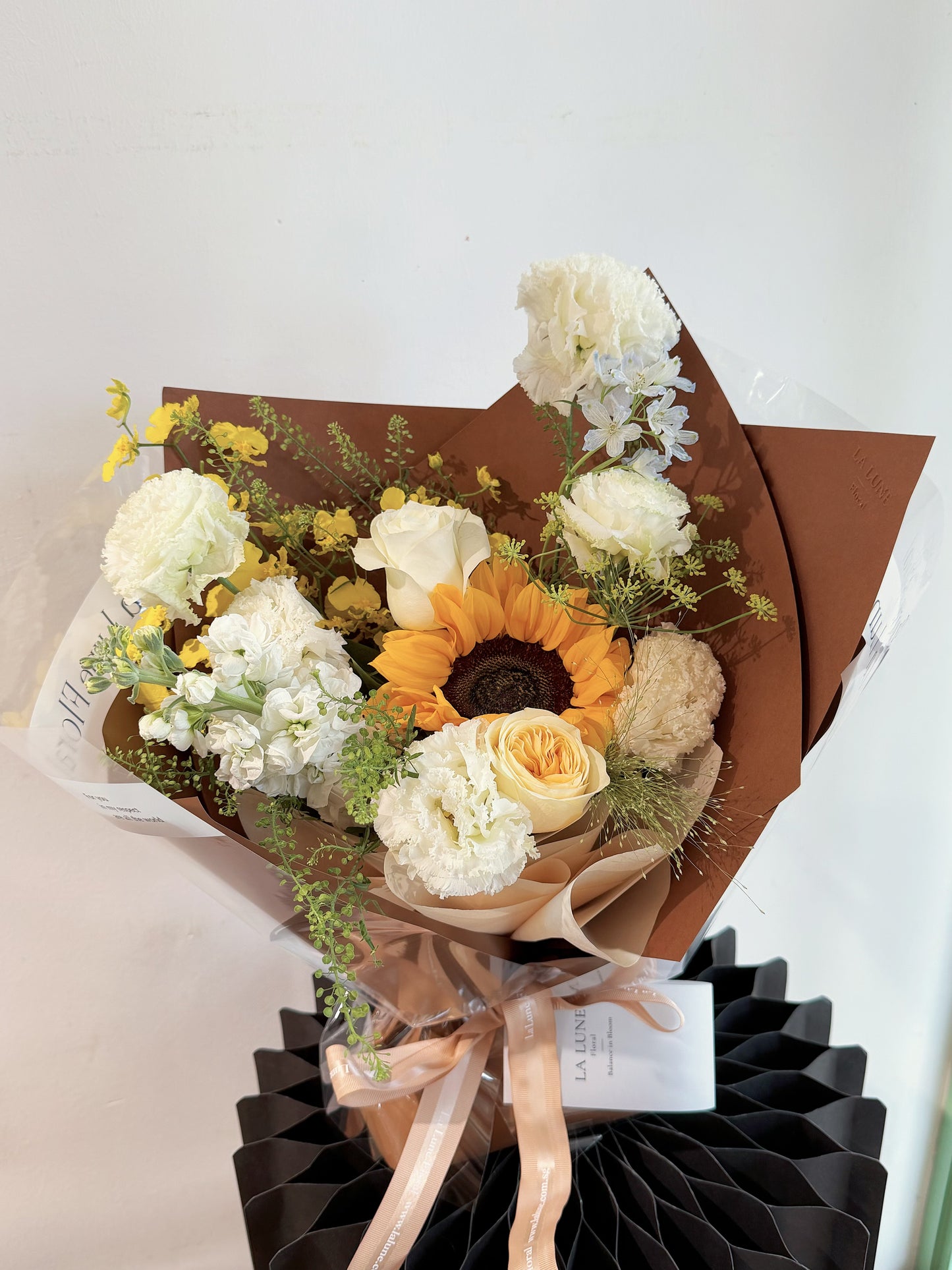 「Summer Dream」【Size S】- Omakase (Florist Choice) Yellow & White Color Theme