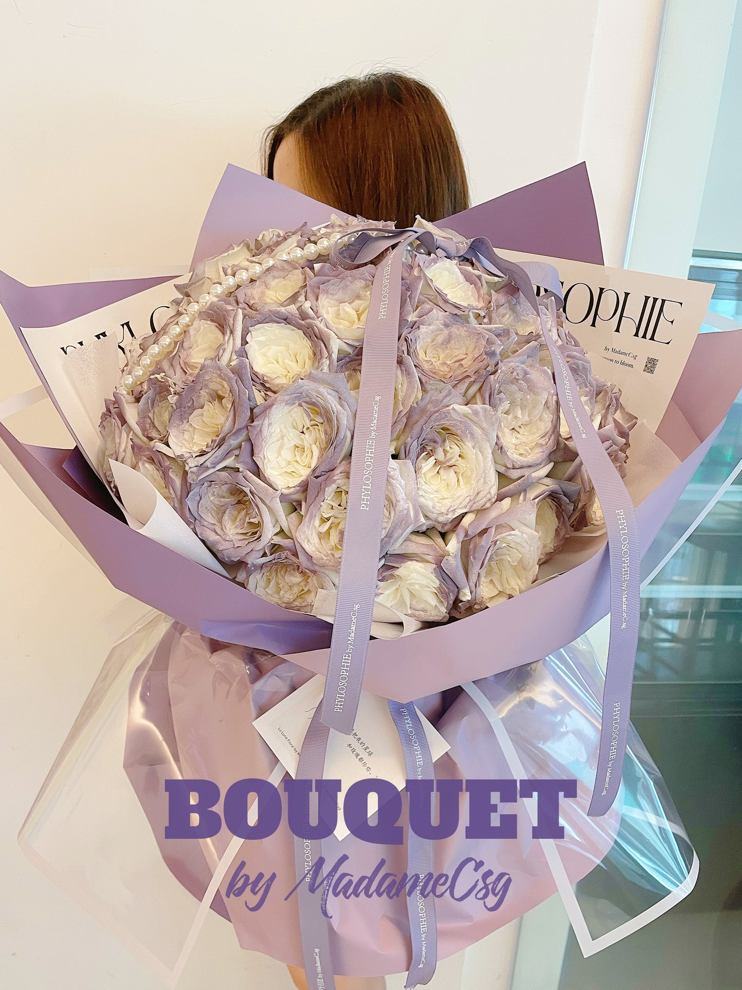 Special Capri Grey Purple painted roses bouquet (52 stk)