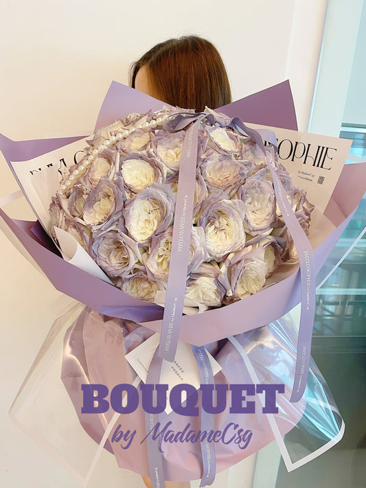 Special Capri Grey Purple painted roses bouquet (52 stk)